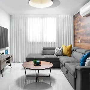 Appartement צופית אירוח 2 דירות, האחת חדר שינה וסלון והשניה 2 חדרי שינה וסלון, Eilat